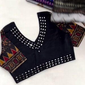 Cream white and red stripes maheshwari cotton silk zari border saree