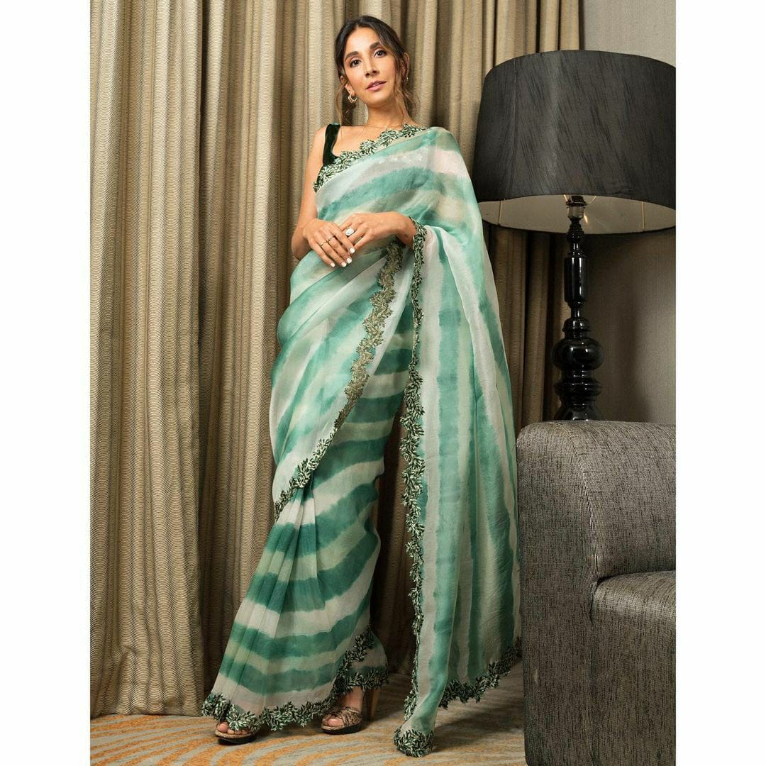 Double Shaded Green Color Digital Printed Saree - Image 2
