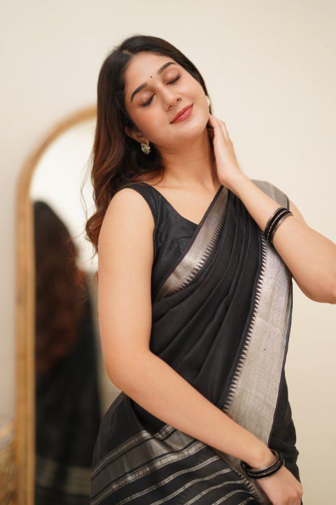 Black Banarasi Soft Silk Jacquard Saree With Blouse Piece - Image 3