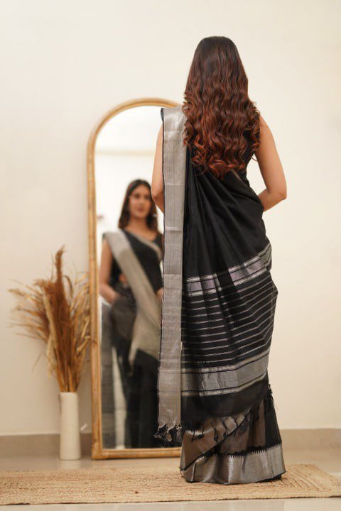 Black Banarasi Soft Silk Jacquard Saree With Blouse Piece - Image 4